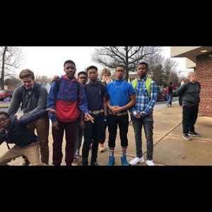 Meet your Posher, Cj